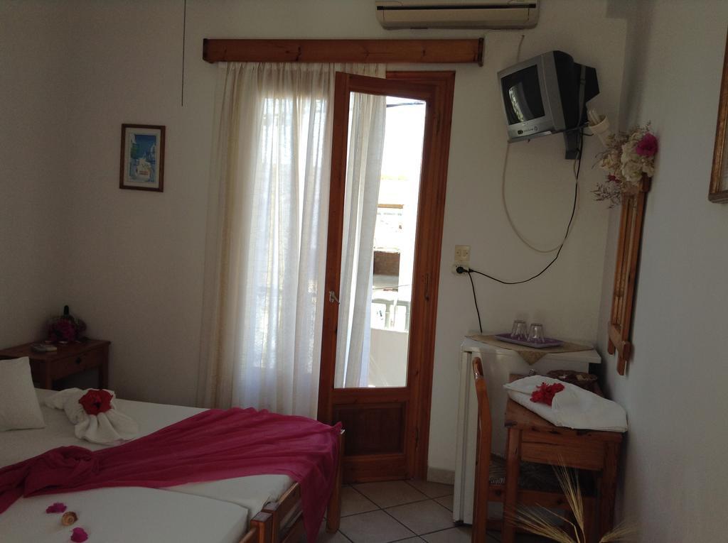 Arian Hotel Páros Buitenkant foto