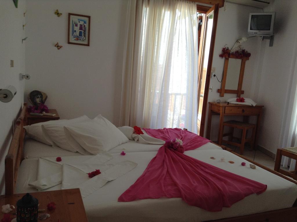 Arian Hotel Páros Buitenkant foto